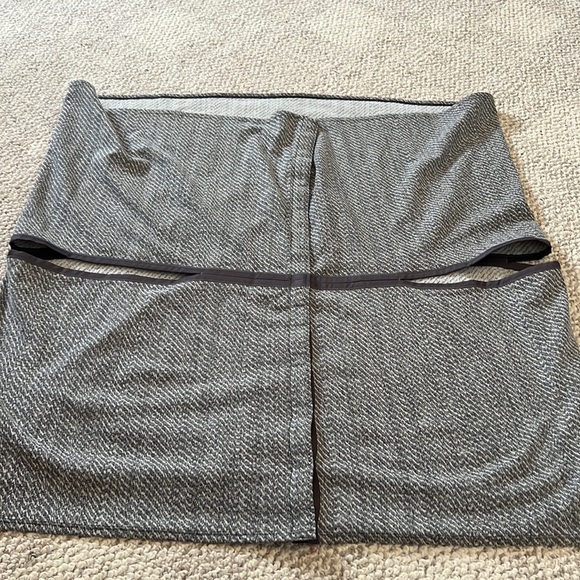 Lululemon Vinyasa Wrap Scarf Grey - Picture 9 of 13